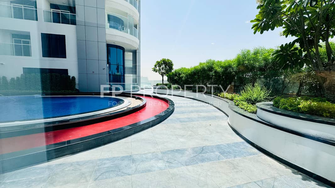 Fully Furnished Prime Location Park view Vacant - Image 14