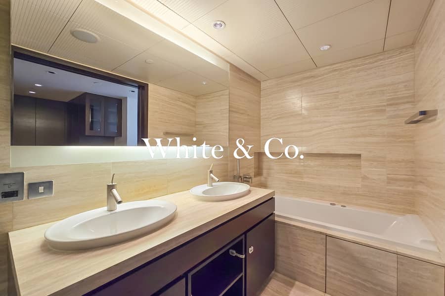 PANORAMIC LIVING ROOM |NO PILLARS |VACANT - Image 6