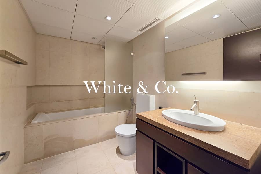 PANORAMIC LIVING ROOM |NO PILLARS |VACANT - Image 10