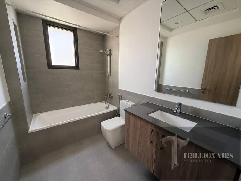 EXCLUSIVE | POOL VIEW | VACANT | FLEXIBLE CHEQUES - Image 12