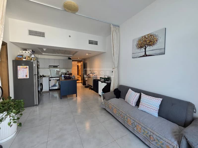 EXECUTIVE | PRIVATE ACCESS TO SWIMMING POOL VIEW