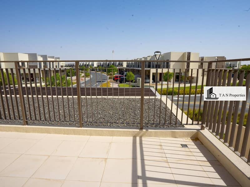 BRAND NEW VILLA | UNFURNISHED | CLOSE TO POOL |READY TO MOVE