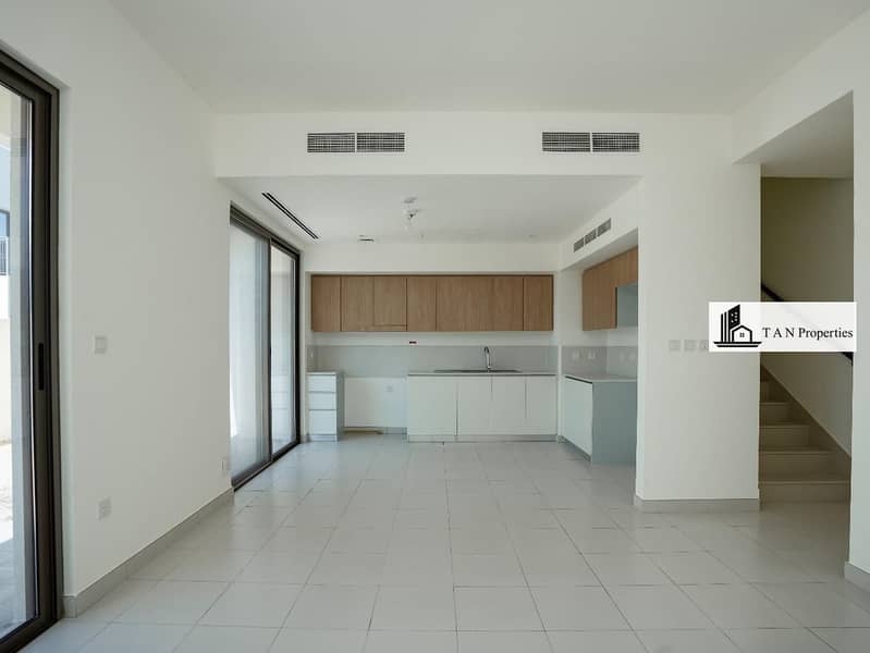 BRAND NEW VILLA | UNFURNISHED | CLOSE TO POOL |READY TO MOVE