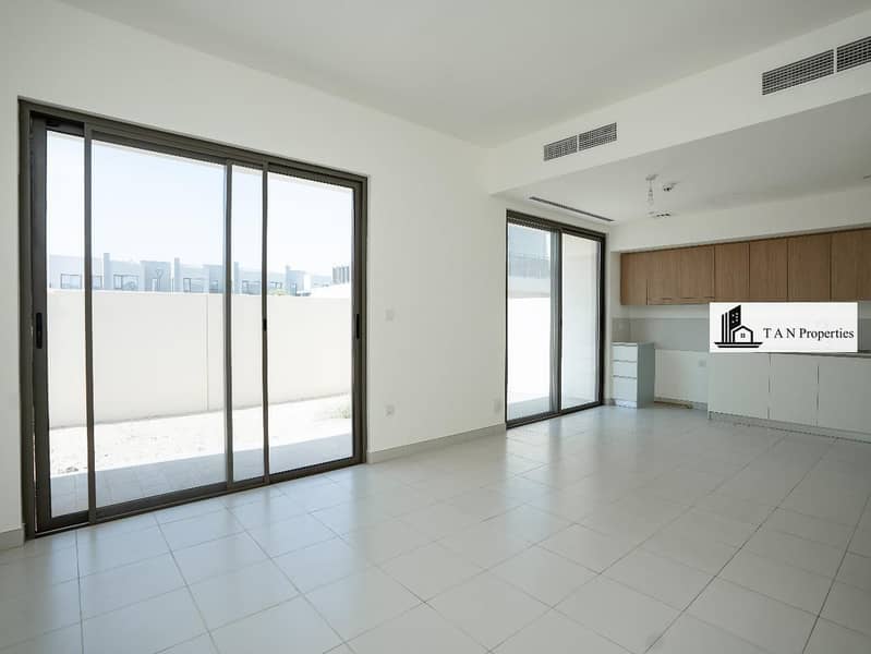 BRAND NEW VILLA | UNFURNISHED | CLOSE TO POOL |READY TO MOVE