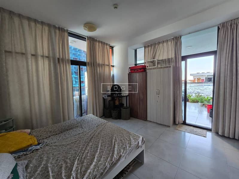 EXECUTIVE | PRIVATE ACCESS TO SWIMMING POOL VIEW