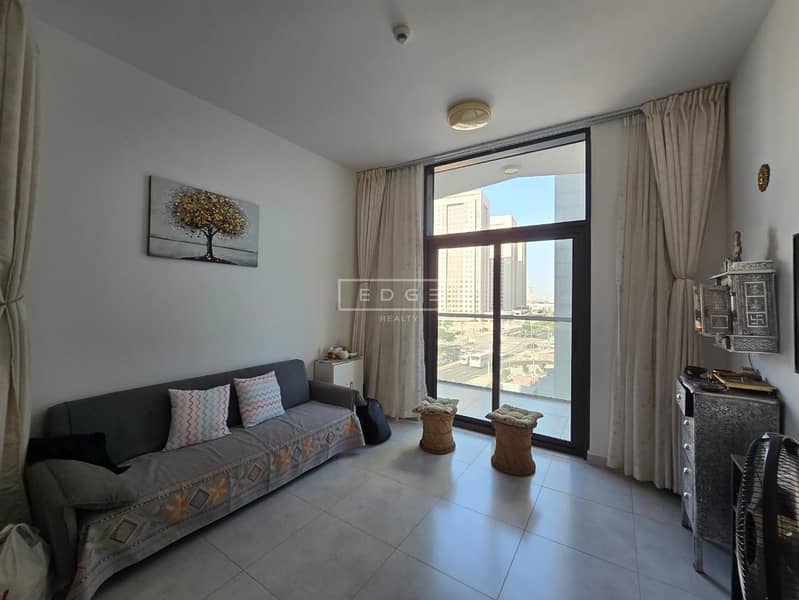 EXECUTIVE | PRIVATE ACCESS TO SWIMMING POOL VIEW