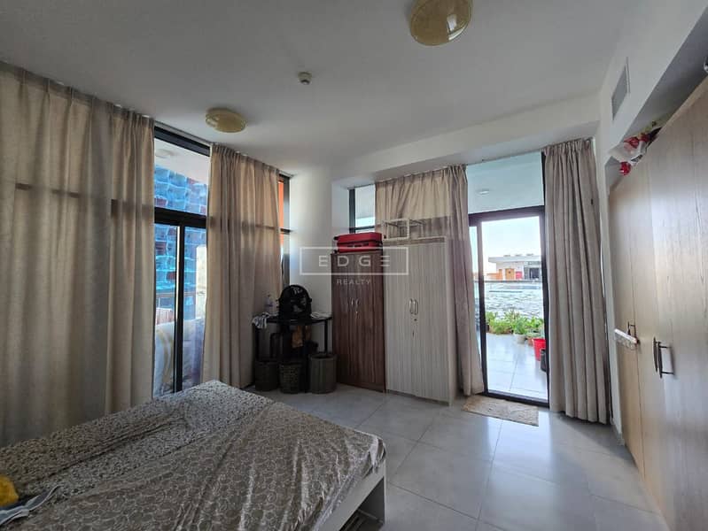 EXECUTIVE | PRIVATE ACCESS TO SWIMMING POOL VIEW - Image 8