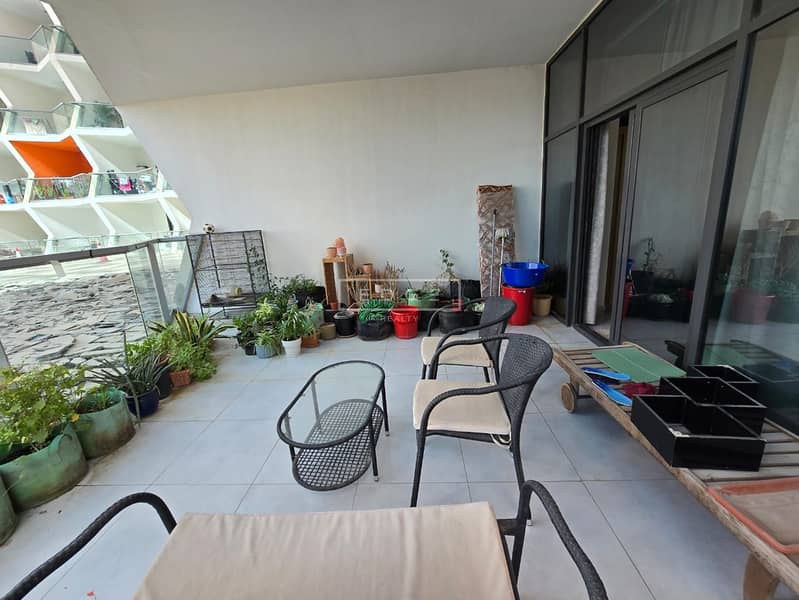 EXECUTIVE | PRIVATE ACCESS TO SWIMMING POOL VIEW - Image 9