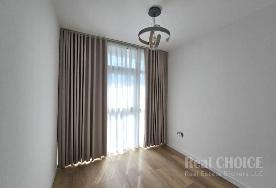 Upgraded Unit I Built in Kitchen I High finishing - Image 7