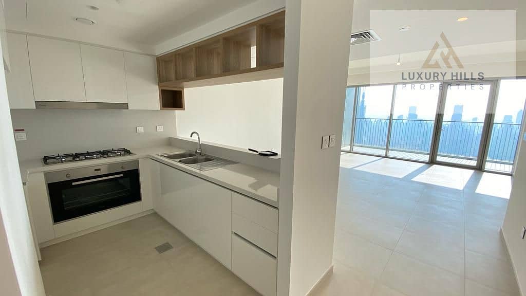 Spacious 3 BHK + Maid | Burj Khalifa View | Vacant