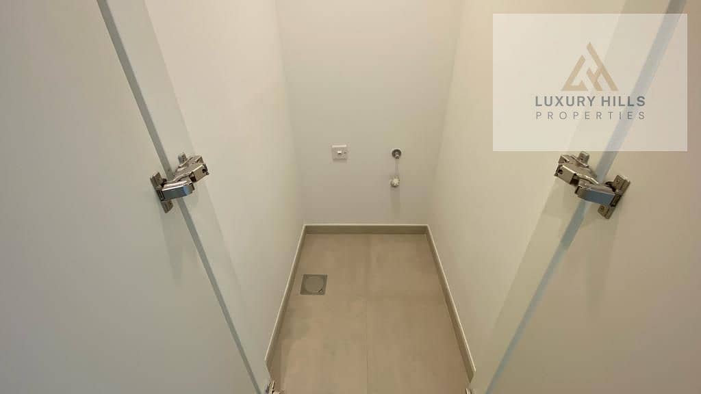 Spacious 3 BHK + Maid | Burj Khalifa View | Vacant - Image 27