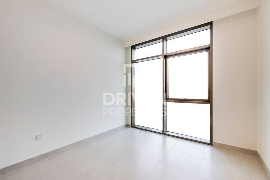 Elegant Apt | Lake and Pool Views | Vibrant Area