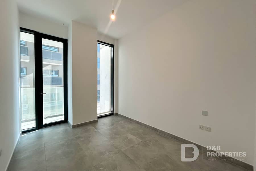 UNFURNISHED | MULTIPLE CHEQUES OPTIONS | MID FLOOR - Image 7