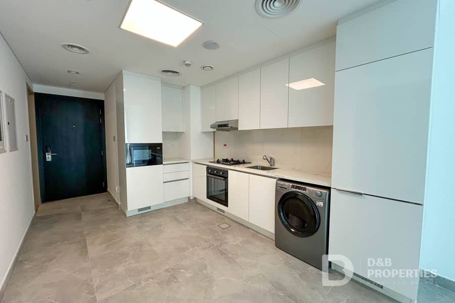 UNFURNISHED | MULTIPLE CHEQUES OPTIONS | MID FLOOR - Image 8