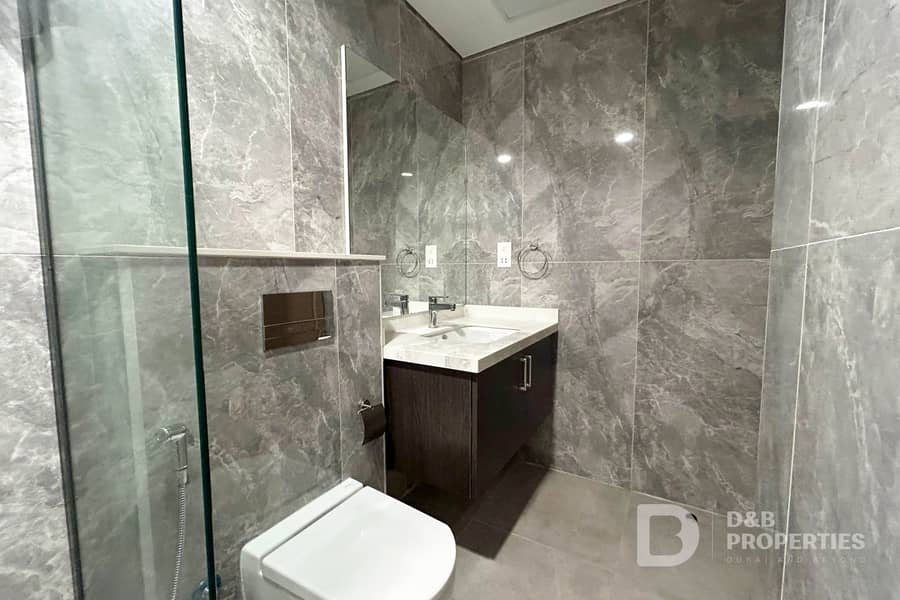 UNFURNISHED | MULTIPLE CHEQUES OPTIONS | MID FLOOR - Image 14