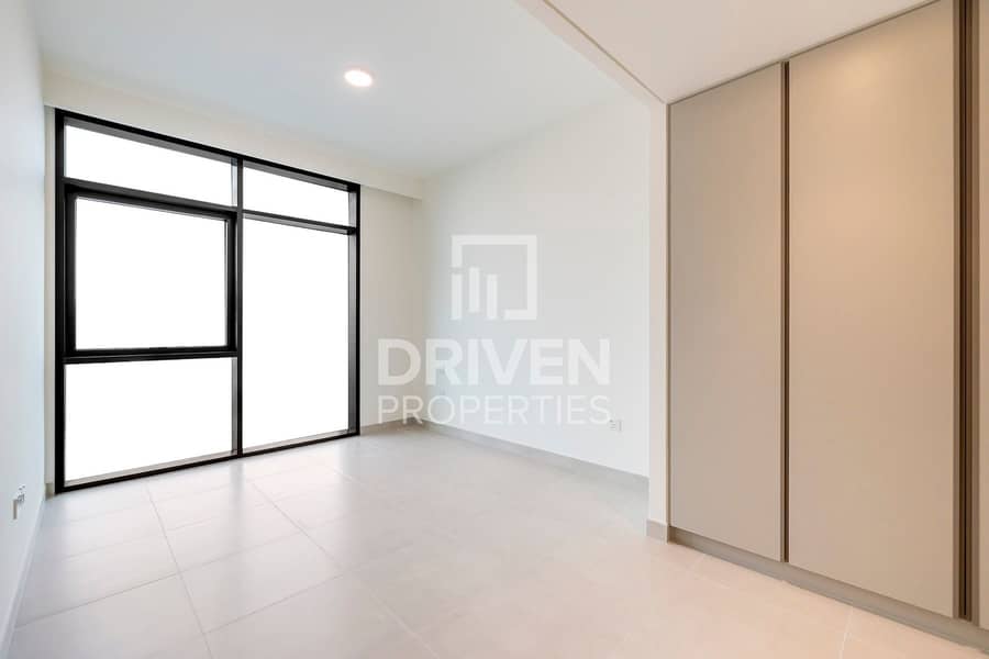 Elegant Apt | Lake and Pool Views | Vibrant Area - Image 6