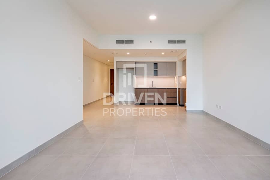 Elegant Apt | Lake and Pool Views | Vibrant Area - Image 8