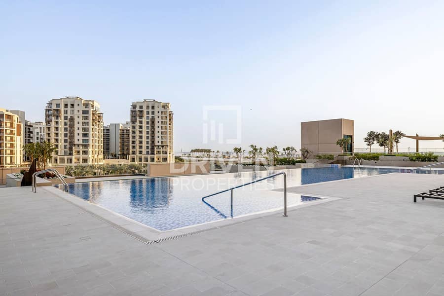 Elegant Apt | Lake and Pool Views | Vibrant Area - Image 13