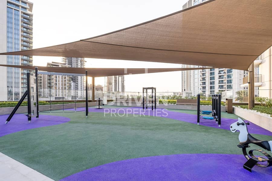 Elegant Apt | Lake and Pool Views | Vibrant Area - Image 18