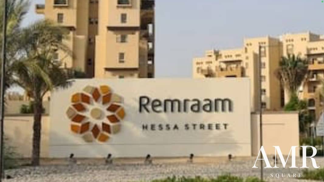 Spacious Layout Vacant - Image 10