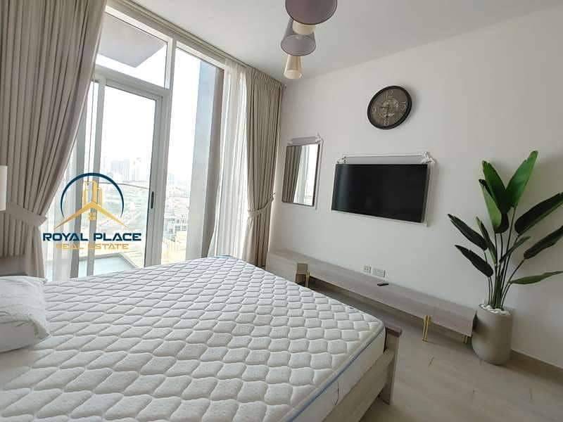 Fully Furnished | Near Exit | Community View