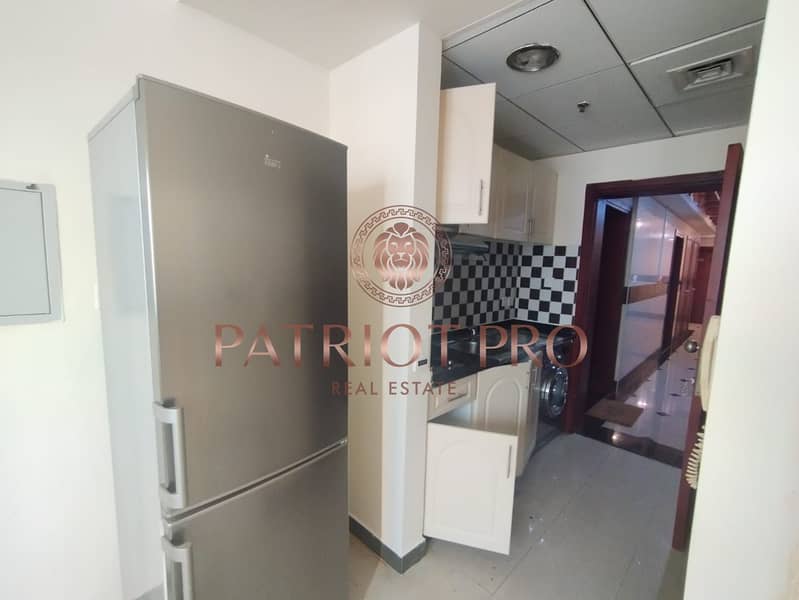 Chiller Free II Near to Metro II Ready to move II Kitchen Appliances