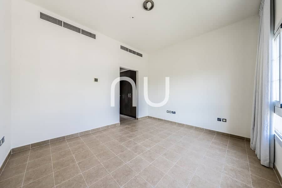 Huge Plot| Vacant | Close To Schools - Image 8