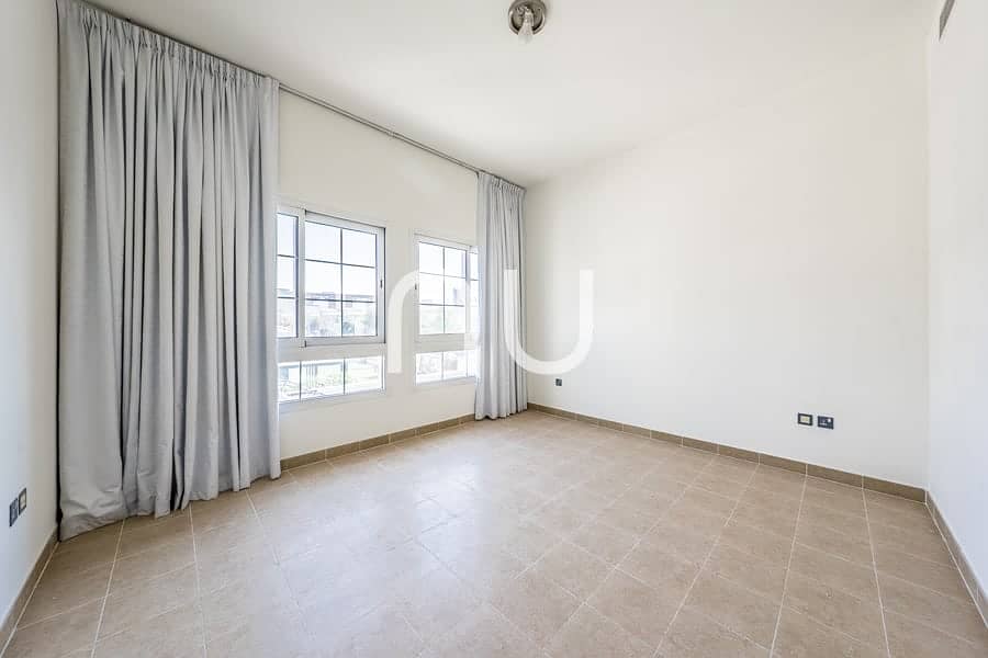 Huge Plot| Vacant | Close To Schools - Image 9