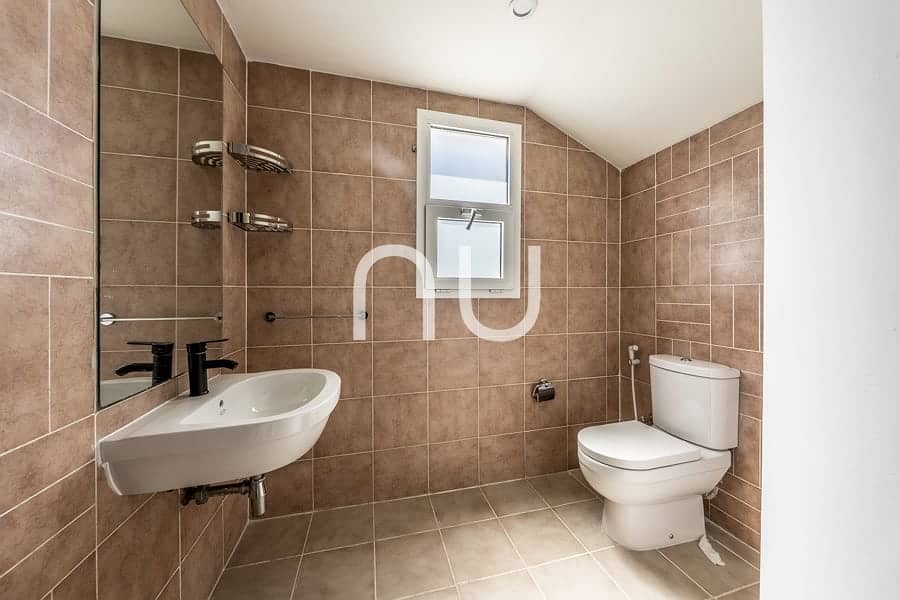 Huge Plot| Vacant | Close To Schools - Image 10