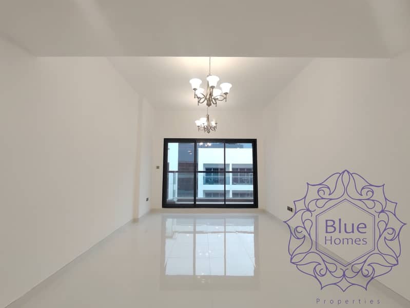 SPECIOUS HUG SIZE 1BHK CLOSED KITCHEN AVAILABLE ON INSURANCE METRO