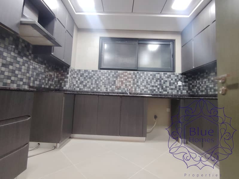 SPECIOUS HUG SIZE 1BHK CLOSED KITCHEN AVAILABLE ON INSURANCE METRO - Image 11