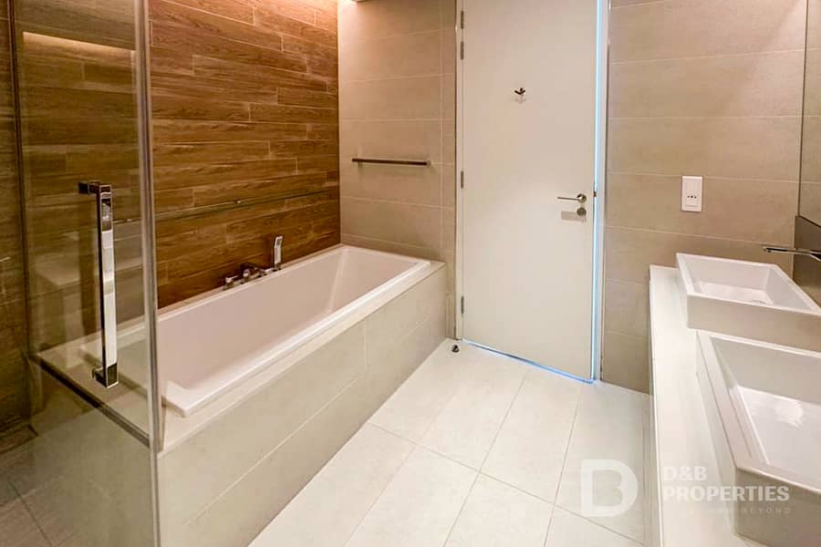 Spacious | Luxury Living | Viewing Available - Image 9