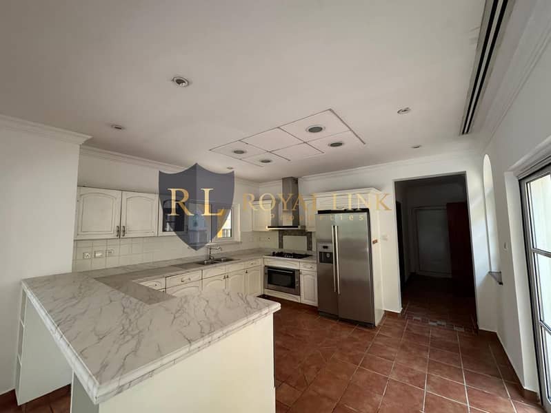 Luxury 5BR + Maid | Pool | Garden Living - Image 12