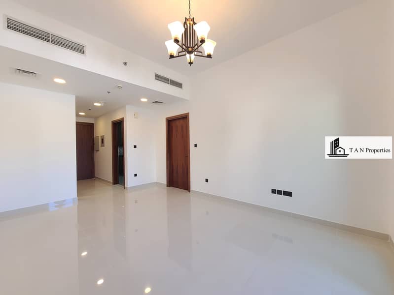 Spacious Layout | With Balcony | All Amenities |