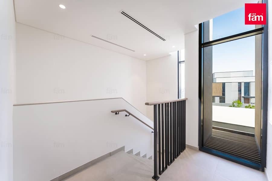 Ready To Move 3 Beds Close To The Park And Pool - Image 17