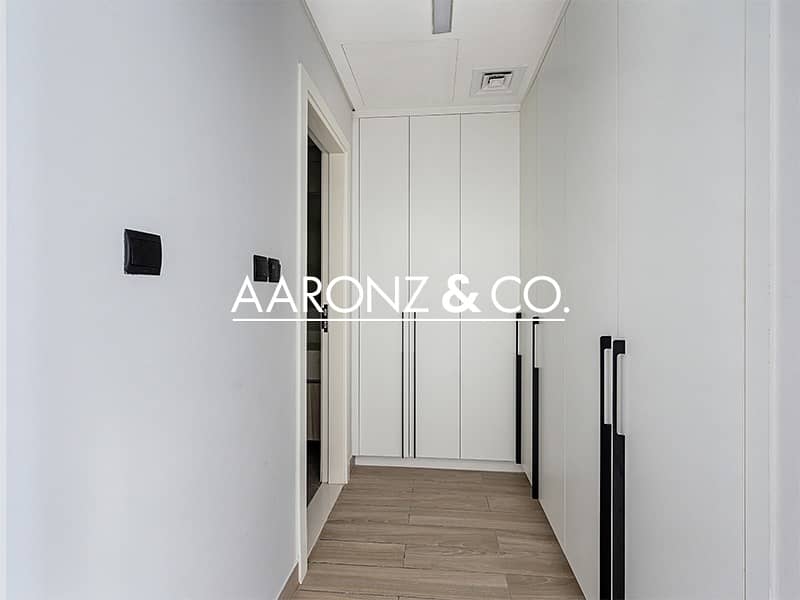 Large-sized unit I Park facing I Vacant, 26 Dec.