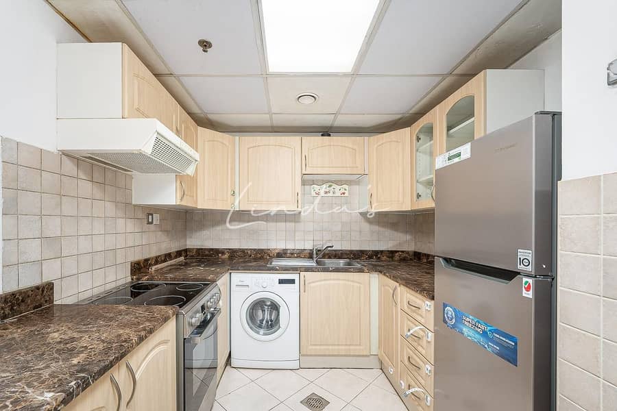 Fully Furnished | Close to Metro | Low Floor - Image 8