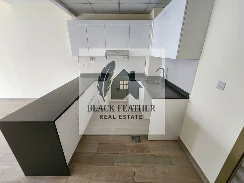 1 BHK/ UNFURNISHED/ READY TO MOVE IN