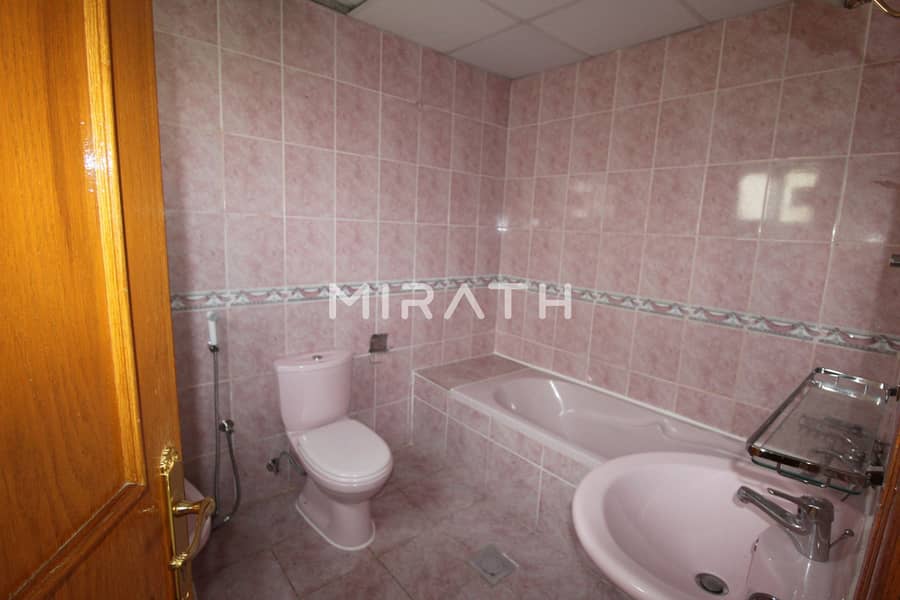 Spacious & Well Lit 3BR Villa | Shared Pool - Image 7