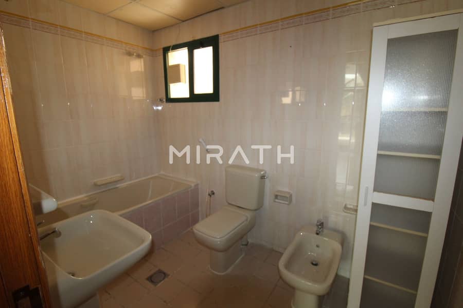 Spacious & Well Lit 3BR Villa | Shared Pool - Image 9