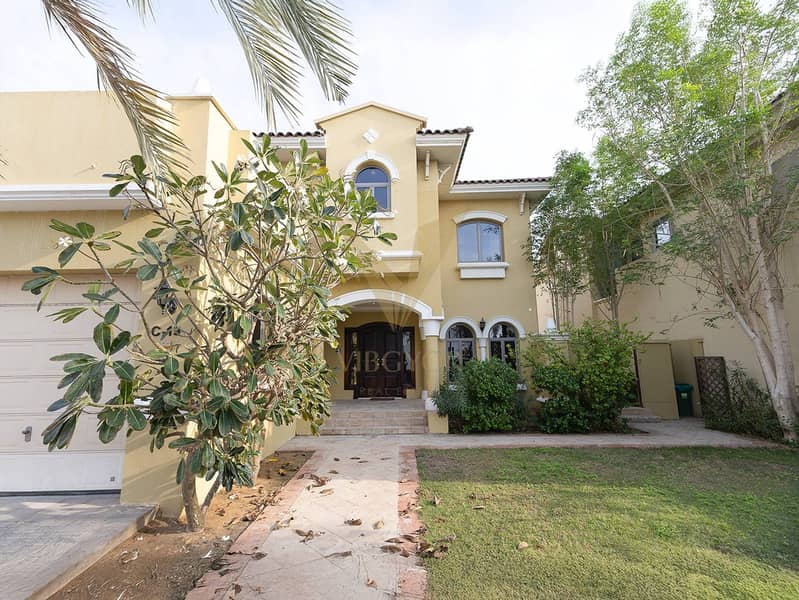 Premium Beachfront Villa with Marina Skyline View - Image 26