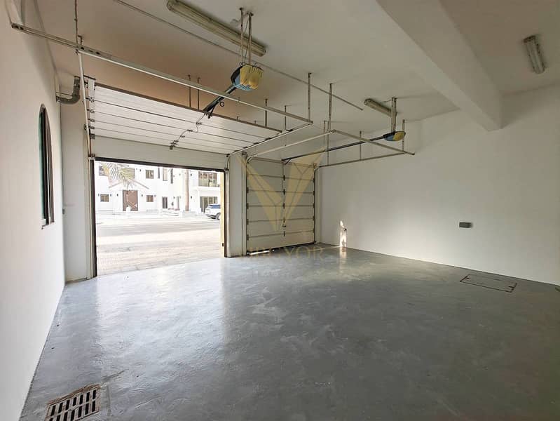 Premium Beachfront Villa with Marina Skyline View - Image 27