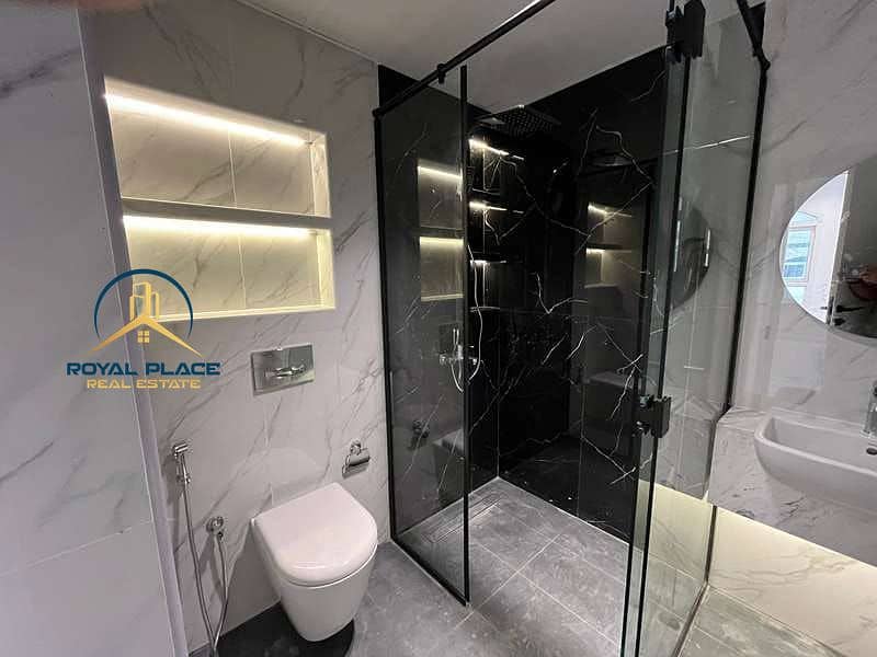 Spacious Layout | Modern | Fully Upgraded - Image 9