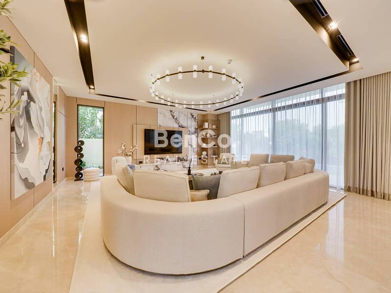 D3 | Backing Park | Fully Furnished | Pool