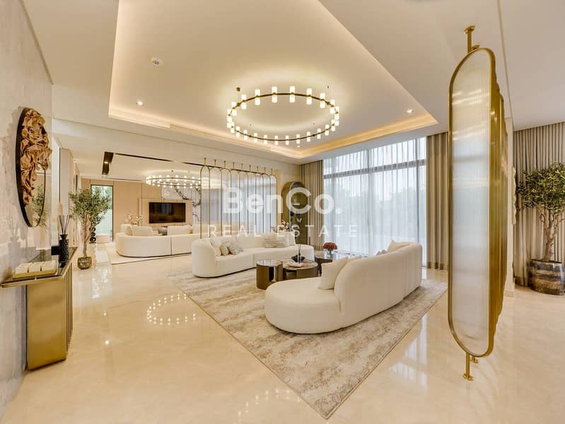 D3 | Backing Park | Fully Furnished | Pool