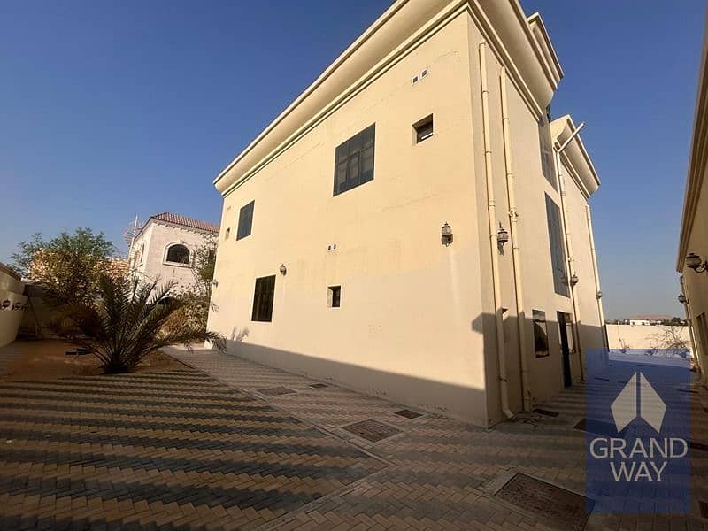 6 Bedroom Villa for Rent Available - Image 6