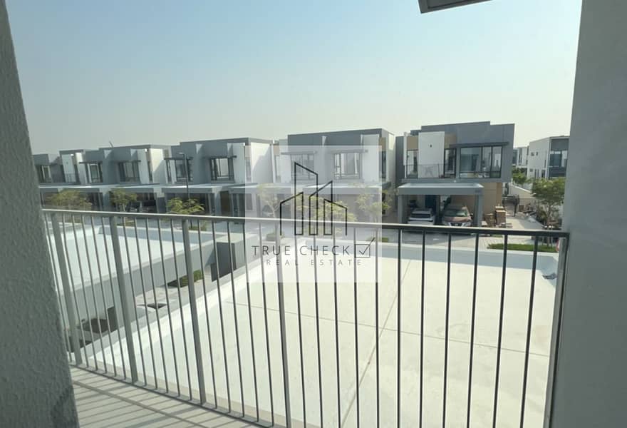 4 BEDROOMS | UNFURNISHED | NATURE-INSPIRED LIVING