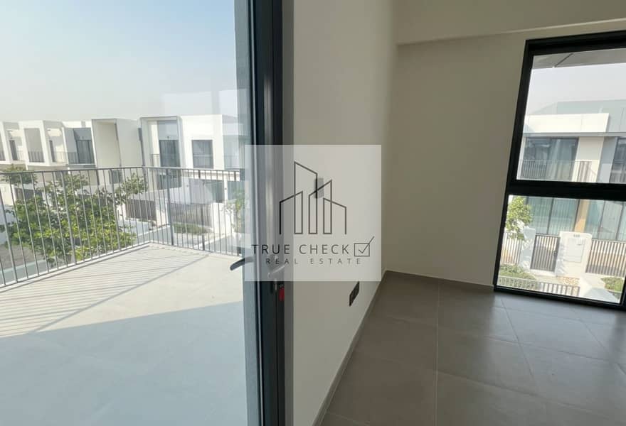 4 BEDROOMS | UNFURNISHED | NATURE-INSPIRED LIVING