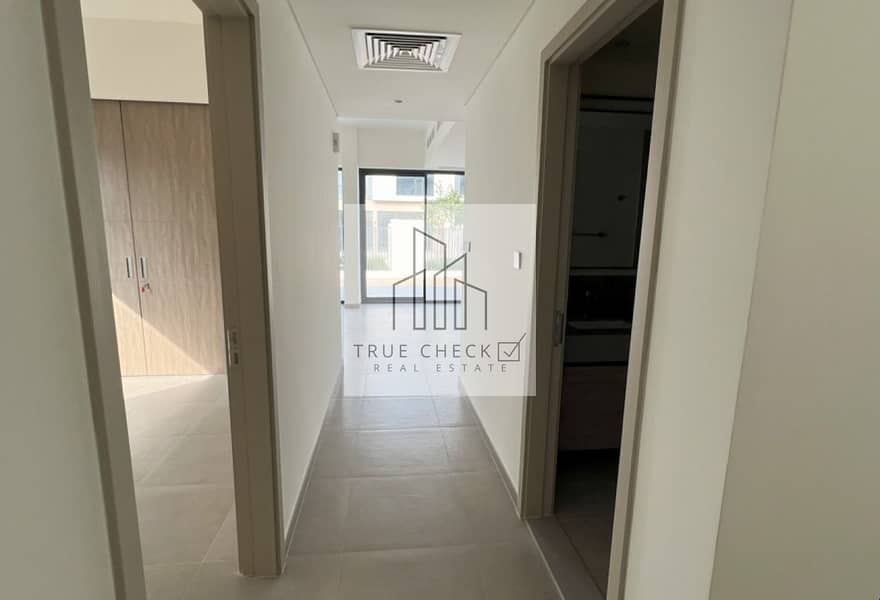 4 BEDROOMS | UNFURNISHED | NATURE-INSPIRED LIVING - Image 10