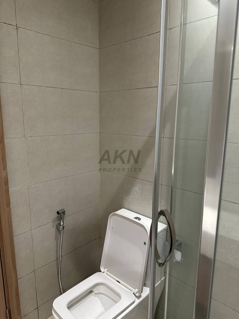 Spacious 1BHK | Vacant | Burj Khalifa View - Image 11